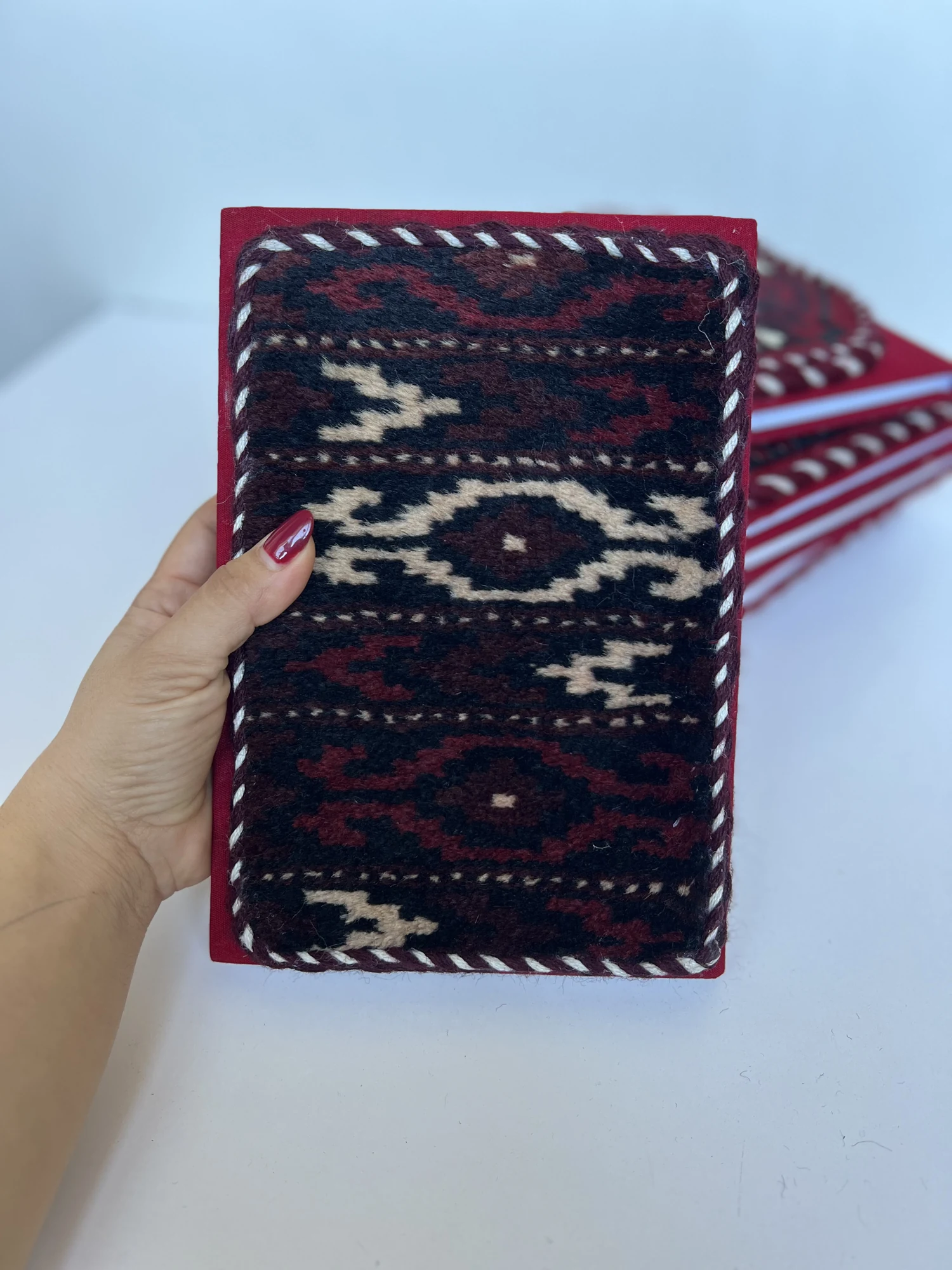 Carpet notebook · Dark design