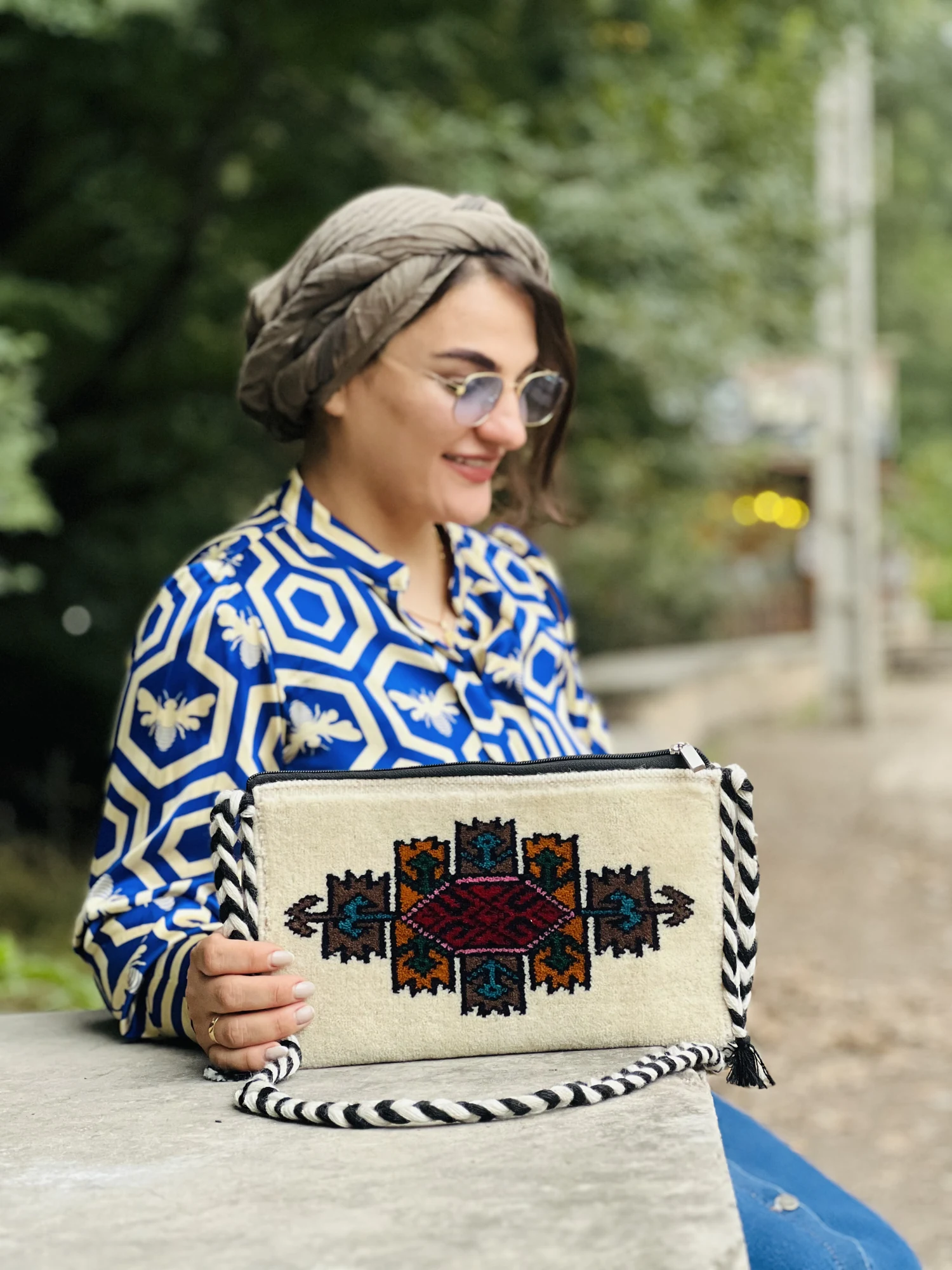 Qafaseh Gol carpet bag · White